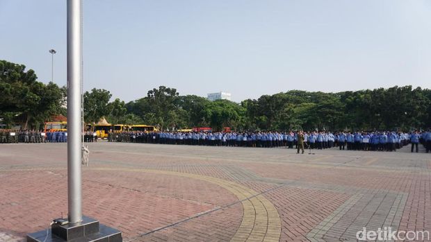 Suasana upacara HUT RI di Monas, Djarot Jadi Irup