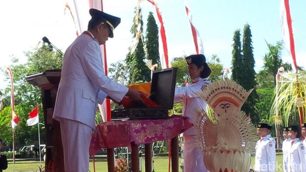 ubernur Bali I Made Mangku Pastika menjadi inspektur upacara Hari Kemerdekaan RI ke-72