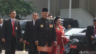 Momen-momen SBY Pertama Kali Upacara HUT RI di Istana Era Jokowi
