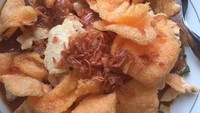 Gado-gado legendaris Jakarta, Gado-gado Cemara merupakan jenis gado-gado siram dengan bumbu halus dari kacang mete dan rasa manis gurih seimbang.Foto: Istimewa