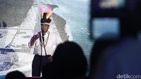 Menteri Perhubungan Budi Karya Sumadi merasa bahagia menyambut Hut ke 72 Kemerdekaan Indonesia. Dia berharap Indonesia akan lebih terikat dengan menyenangkan.