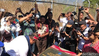 Penandatanganan prasasti peresmian BTS 4G LTE. Foto: Adi Fida Rachman/detikINET