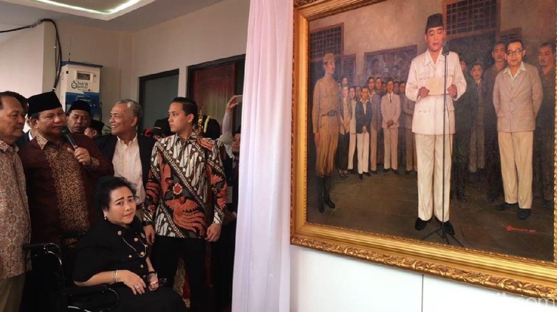 Prabowo Hadiahkan 2 Lukisan Bung Karno untuk Rachmawati Prabowo Hadiahkan 2 Lukisan Bung Karno untuk Rachmawati