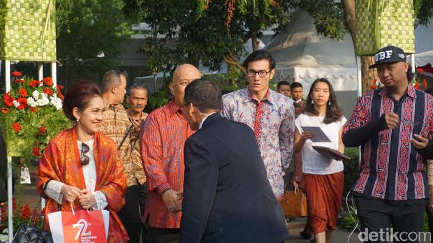 Indro Warkop dan Vino Bastian Hadiri Upacara HUT RI di Istana