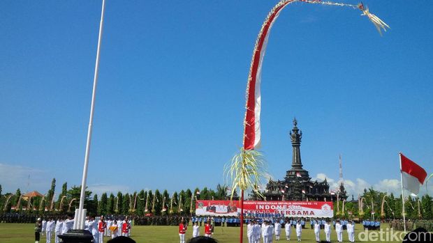 Sosiodrama dengan lakon perang Tanah Aron menjadi pembuka upacara kemerdekaan RI ke-72 di Bali