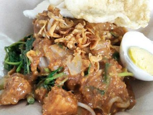 Sedang Berdiet? Yuk, Siang Ini Makan Gado-gado dan Karedok Enak