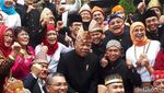 Foto-foto Seru HUT ke-72 RI di Istana dan Nyentriknya Para Menteri