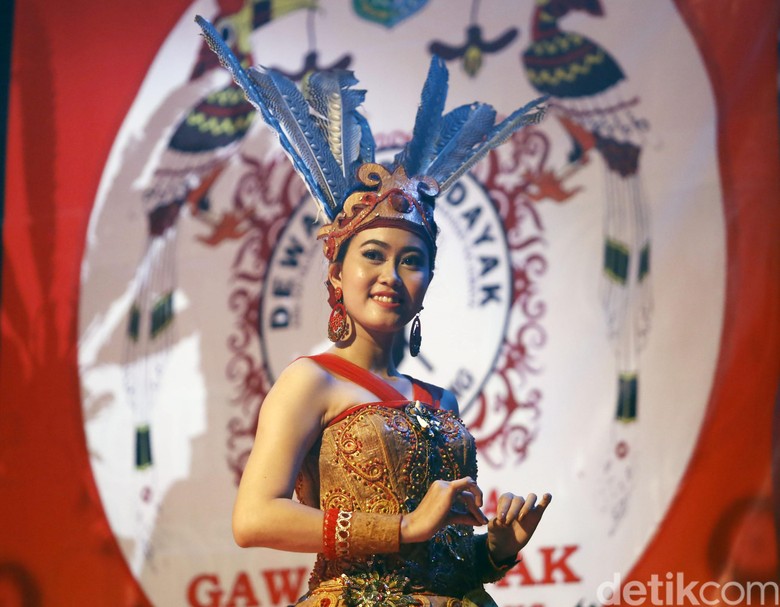 Kelakar Dayak di Perbatasan: Garuda di Dada tapi Ringgit di Perut Kelakar Dayak di Perbatasan: Garuda di Dada tapi Ringgit di Perut