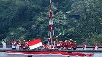 Selain memperingati HUT RI, upacara yang dilakukan di atas jembatan ini sekaligus memperingati 100 tahun jembatan Panus.