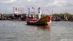 Seru! Upacara Bendera di Tengah Laguna