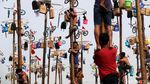 Foto: Fakta tentang Panjat Pinang, Lomba Wajib di Kegiatan 17-an