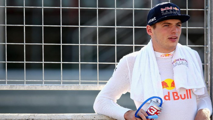 Verstappen Diyakini Takkan Gabung Ferrari atau Mercedes