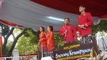 Foto: Musik Krumpyung Sambut Tamu Istana di Hari Kemerdekaan