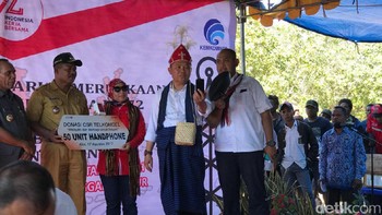 Video call dengan Kepala Staff Presiden Teten Masduki. Foto: Adi Fida Rachman/detikINET