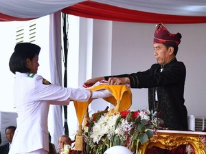 Sore Hari, Upacara Penurunan Bendera di Istana Merdeka Digelar