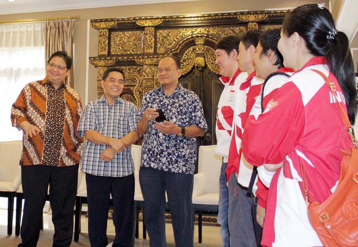 Menperin Airlangga Lepas Kontingen Wushu  Menuju Sea Games 2020