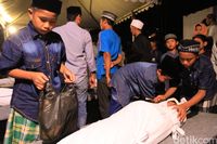 Lomba Balap Taubat di Sumedang, Pasang Kain Kafan dan Salat Jenazah 