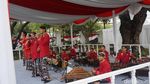 Foto: Musik Krumpyung Sambut Tamu Istana di Hari Kemerdekaan
