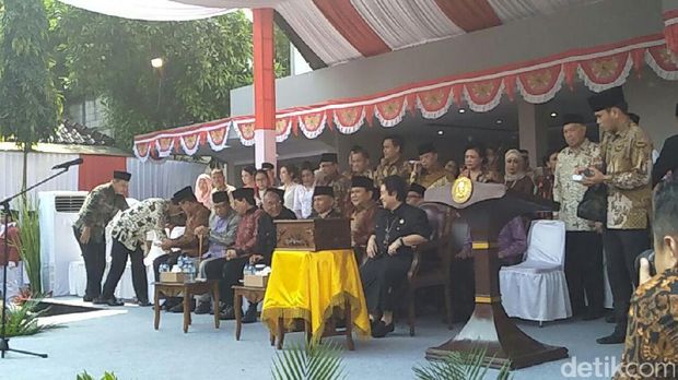  Prabowo Subianto mengikuti upacara HUT ke-72 RI di UBK