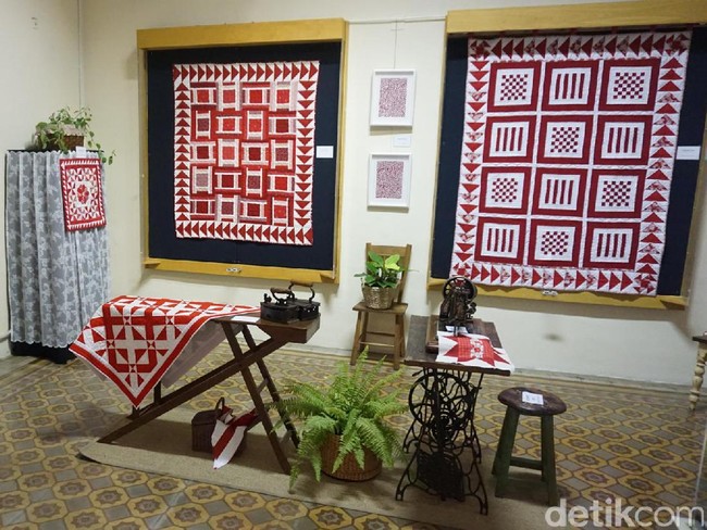 Perkumpulan Wastra Indonesia juga menggelar bazaar, workshop, serta diskusi dengan topik seputar kekayaan kain tradisional Indonesia. Rangkaian acara berlangsung hingga 26 Agustus mendatang. (Foto: Daniel Ngantung/Wolipop)