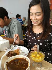 Hafal Teks Proklamasi, Diskon 50% Makan Rawon Balungan Bu 