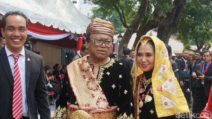 Juara 2 Lomba Baju Adat di Istana, OSO: Saya Memang Gagah