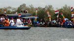 Seru! Upacara Bendera di Tengah Laguna