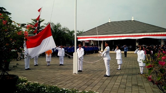 Alasan untuk Tak Perlu Cemaskan Risiko Kanker Kulit Saat Upacara 17-an