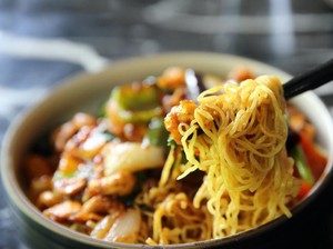 20 Makanan yang Selalu Digemari Orang Indonesia hingga Cake Seram Persis Wajah Manusia