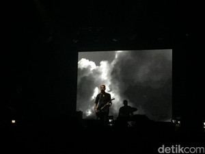 Semalam Syahdu Bersama Cigarettes After Sex