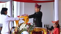 Ini saat upacara penurunan bendera. Foto: Bagus/detikcom