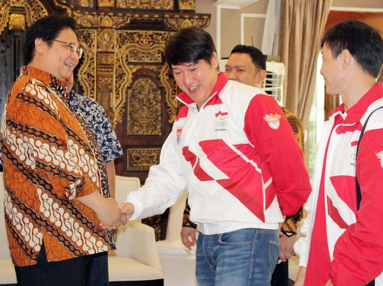 Menperin Airlangga Lepas Kontingen Wushu Menuju Sea Games 2017