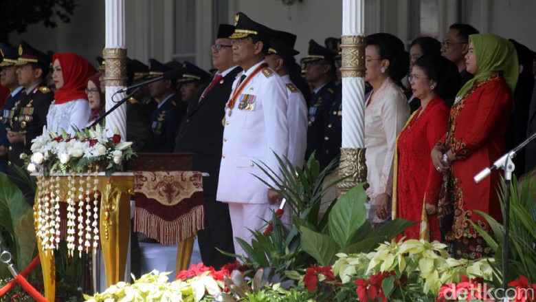Sultan HB X Pimpin Upacara Peringatan Hari Kemerdekaan di Gedung Agung Sultan HB X Pimpin Upacara Peringatan Hari Kemerdekaan di Gedung Agung