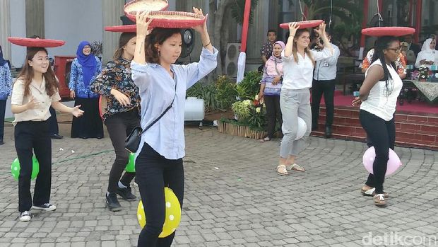 Mahasiswa dari berbagai negara ikuti lomba-lomba dalam peringatan HUT ke-72 RI.