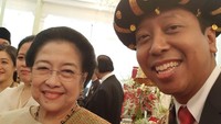 Romi juga foto bareng Presiden ke-5 RI Megawati Soekarnoputri. Foto: dok. pribadi Romahurmuziy