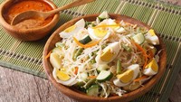 Gado-gado merupakan salah satu makanan Indonesia yang paling terkenal di mannegara. Pada dasarnya gado-gado adalah salad sayuran dengan tahu tempe yang disiram saus kacang. (Foto: iStock)
