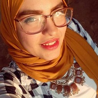 Rania Roushdy pernah dicemooh ketika mencoba masuk dunia modeling. Ia diminta mundur saja karena tak akan ada orang yang membantunya. Foto: Dok. Instagram @rania.roshdy