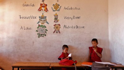 Foto: Biksu-biksu Cilik di Pegunungan Himalaya