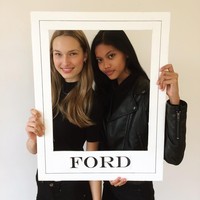 Mereka menemukanku di Instagram. Ternyata mereka suka dengan foto-foto polaroid-ku saat audisi, kata wanita berdarah Jawa itu. (Foto: Instagram/Laras Sekar)