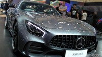 Dari tampangnya, model mobil sport ini terlihat aerodinamis dengan bodi kit yang berdesain begitu agresif yang terwujud dari bumper depan yang berbeda dari GT dan GT S.