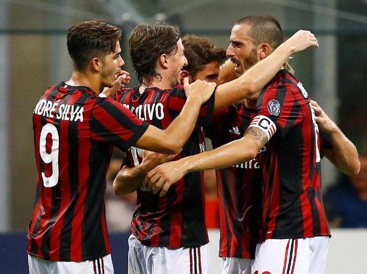 Pesta Setengah Lusin Gol Milan