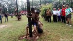 Ada Lomba Panjat Bambu di DPR, Apa Hadiahnya?