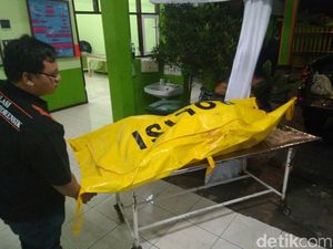 Mayat Wanita Terbungkus Karung Diperkirakan Meninggal 3-4 Hari Lalu