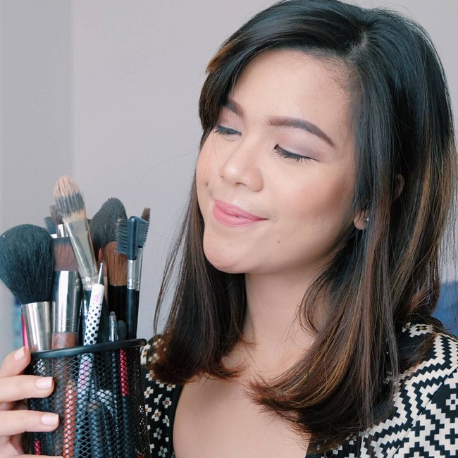 Kecintaan Sinta di dunia kecantikan sepertinya menjadikan dirinya untuk aktif memberikan tutorial makeup di channel Youtubenya. Foto: Dok. Instagram
