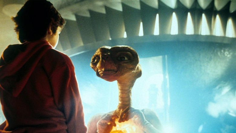 Film E.T Sebenarnya Memiliki Akhir Cerita yang Berbeda Film E.T Sebenarnya Memiliki Akhir Cerita yang Berbeda