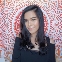 Dengan polesan makeup natural, Sinta terlihat lebih cantik dan flawless Foto: Dok. Instagram