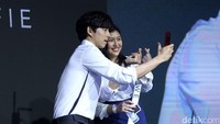 Aksi Gong Yoo di atas panggung. (Foto: Hanif Hawari/detikHOT)