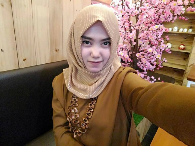 Jojo kini tampil lebih manis dan anggun dengan berjilbab.Foto: Dok. Instagram