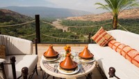 Kanoun restaurant terletak di Kasbah Tamadot, hotel paling indah di atas bukit Morocco, restoran Kanoun menawarkan makanan enak dengan keindahan panorama di atas rooftopyang romantis. (Foto: Istimewa)