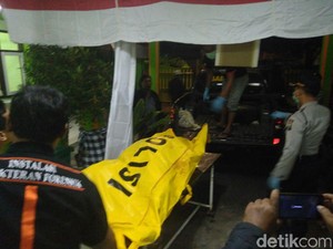 Geger Mayat Wanita Dibungkus Karung Ditemukan di Bawah Jembatan
